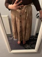 Zara midi rok XL | goud, Kleding | Dames, Rokken, Ophalen of Verzenden, Zo goed als nieuw, Maat 46/48 (XL) of groter, Onder de knie