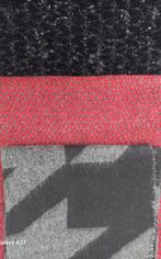 Grote Sjaal Stola en Omslagdoek in rood, zwart en grijs, Kleding | Dames, Ophalen of Verzenden, Zo goed als nieuw, Maat 46/48 (XL) of groter