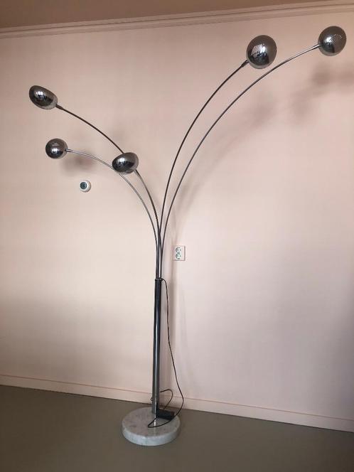 Vloerlamp met marmerlook voetstuk, Huis en Inrichting, Lampen | Vloerlampen, Gebruikt, 200 cm of meer, Metaal, Overige materialen