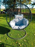 Zwarte eierstoel met kussen, Tuin en Terras, Ophalen, Gebruikt, Rotan