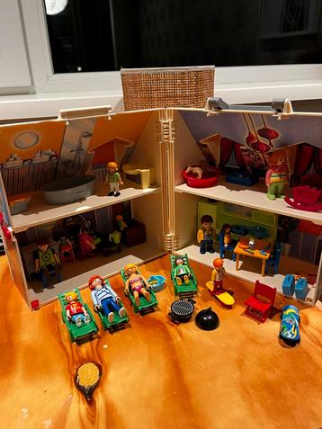 Inklapbaar Poppenhuis met Accessoires beschikbaar voor biedingen