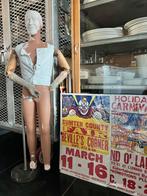 OUDE BIJZONDERE ETALAGEPOP, Ophalen