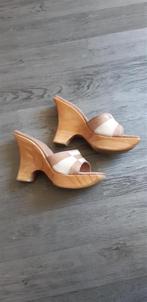 houten bruin/beige hakken maat 38, Ophalen, Nieuw, Instappers, Beige