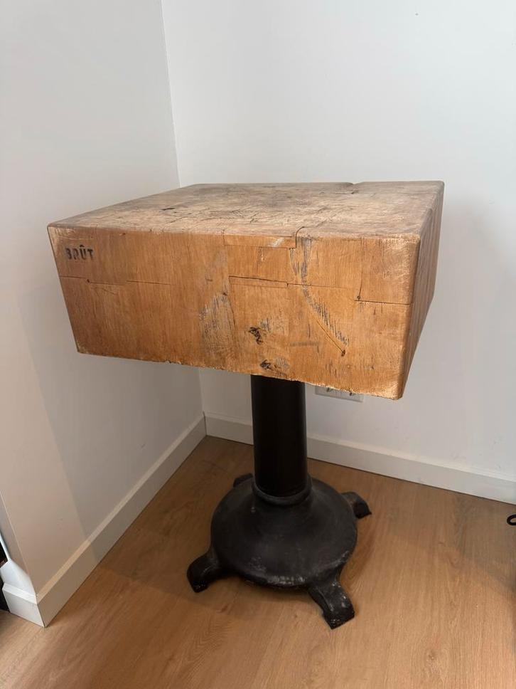 Vintage slagersblok originele Berkel voet (Brut Amsterdam), Antiek en Kunst, Antiek | Meubels | Tafels, Ophalen