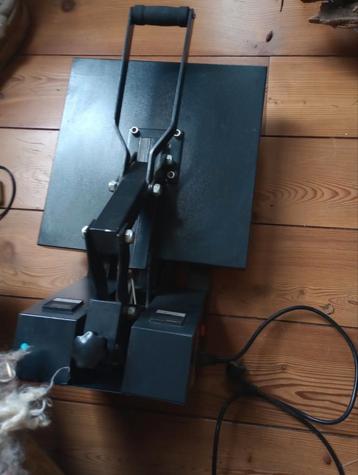 Professionele Heat Press - Zo Goed Als Nieuw! beschikbaar voor biedingen