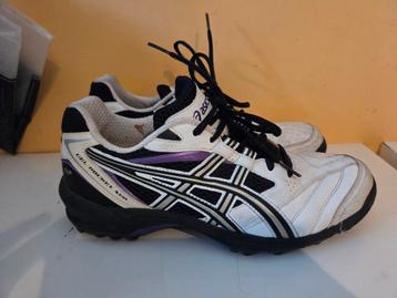 Asics Hockey Schoenen Maat 40.5 / 9 beschikbaar voor biedingen