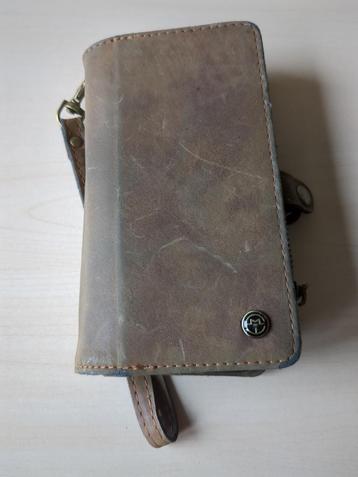 Wallet case voor iPhone SE beschikbaar voor biedingen