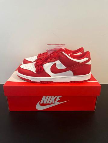 Nike Dunk Low SP St. John’s - University Red (US 9,5 - 43) beschikbaar voor biedingen