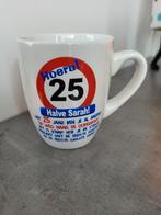 Mok Hoera 25 Halve Sarah!, Ophalen of Verzenden, Nieuw, Kop(pen) en/of Schotel(s)