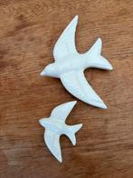 Twee witte keramische zwaluwen wanddecoratie, Ophalen of Verzenden, Zo goed als nieuw