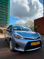 Toyota Yaris 1.5 Full Hybrid CVT 5DR 2012 Blauw, NAP, Auto's, 47 €/maand, Origineel Nederlands, Te koop, 5 stoelen