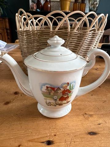 Vintage Theepot Kinderservies beschikbaar voor biedingen
