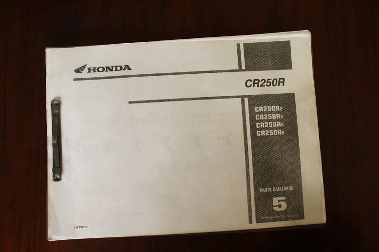 Honda CR250R 2004 parts catalogue CR 250 R onderdelen boek, Ophalen of Verzenden, Honda