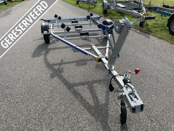 Kalf boottrailer beschikbaar voor biedingen