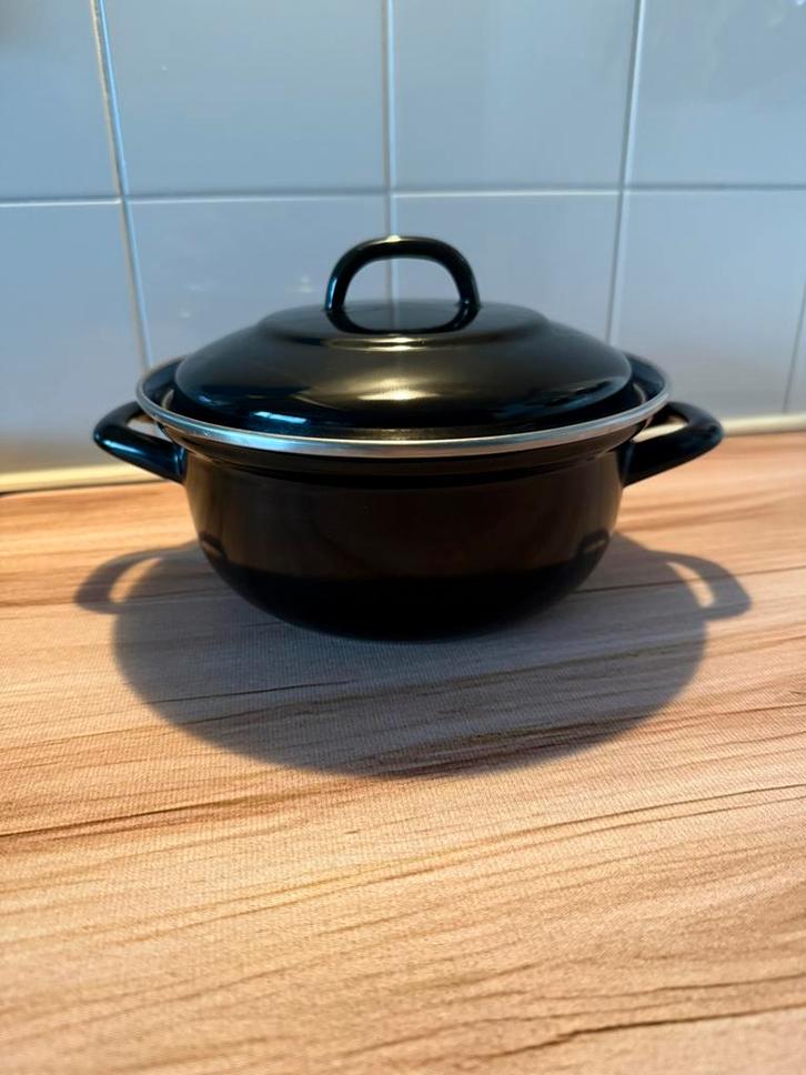 Sudderpannetje braadpan gietijzer, Huis en Inrichting, Keuken | Potten en Pannen, Zo goed als nieuw, Koekenpan of Braadpan, Gietijzer