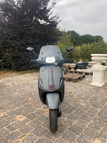 Unieke Vespa Sprint - 80cc - Akrapovic - 2016 - level 10  beschikbaar voor biedingen