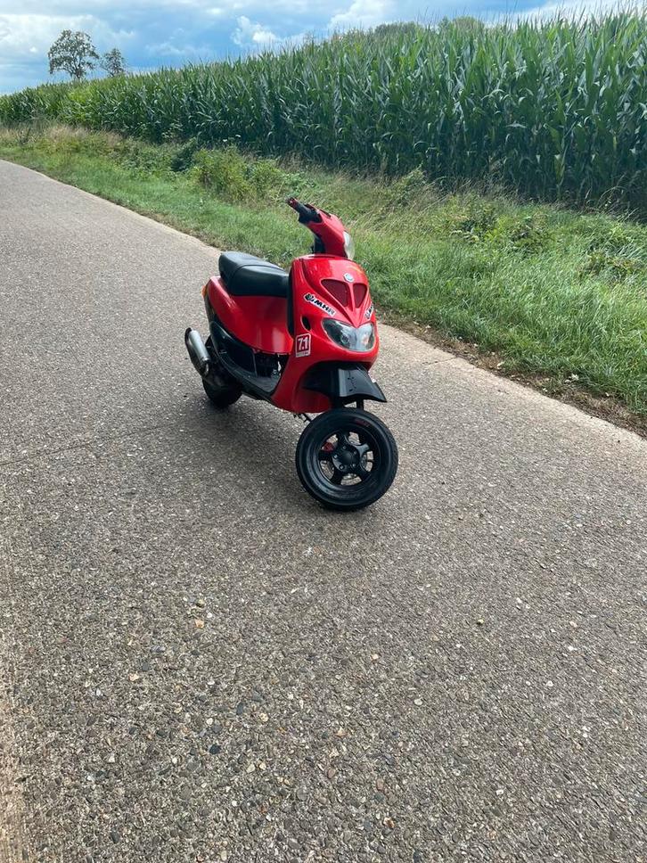 Sp 98 70cc b klasse, Fietsen en Brommers, Scooters | Piaggio, Gebruikt, Zip, Maximaal 45 km/u, Tweetakt, Ophalen