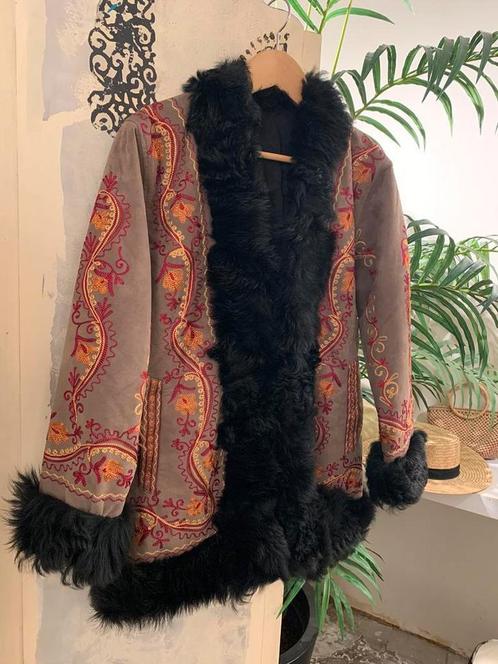 Vintage Afghaanse lammy coat L bohemian embroidery jas, Kleding | Dames, Jassen | Winter, Zo goed als nieuw, Maat 42/44 (L), Bruin