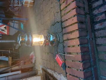 Butterfly petroleum lamp.  beschikbaar voor biedingen