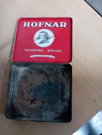 hofnar  sigaren blik beschikbaar voor biedingen
