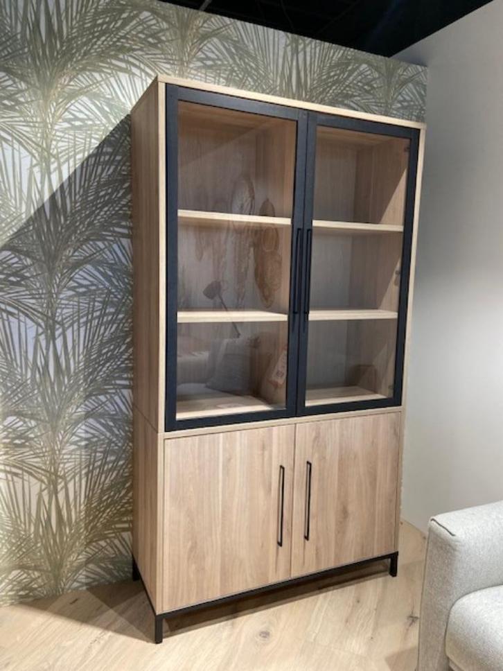 nu of nooit! Vitrinekast Woodbridge, Huis en Inrichting, Kasten | Vitrinekasten, Zo goed als nieuw, 150 tot 200 cm, 100 tot 150 cm