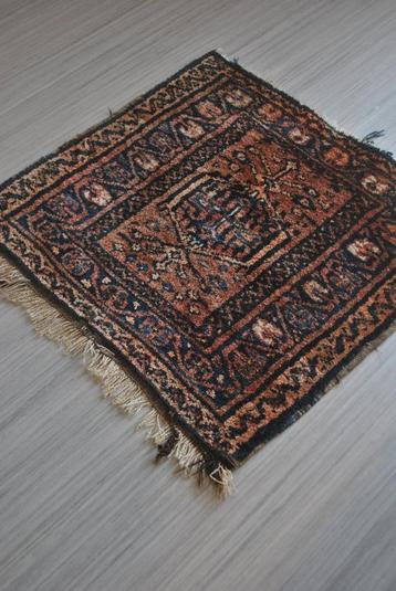 Kleedje, perzisch, 87 bij 87 cm beschikbaar voor biedingen