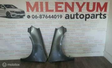 VOLKSWAGEN GOLF 5 LINKER/RECHTER SCHERM (2003-2008) LA7T beschikbaar voor biedingen