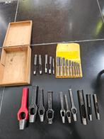 Kistje met een mooie set met grote zware holpijpen, Ophalen of Verzenden