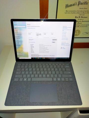 Microsoft Surface i5 touchscreen  beschikbaar voor biedingen