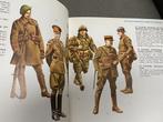Uniformen uit de Tweede Wereldoorlog deel 1 en 2, Verzamelen, Militaria | Tweede Wereldoorlog, Boek of Tijdschrift, Ophalen of Verzenden