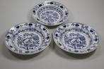 3 Antieke blauw witte diepe borden met Zwiebelmuster decor., Antiek en Kunst, Ophalen of Verzenden