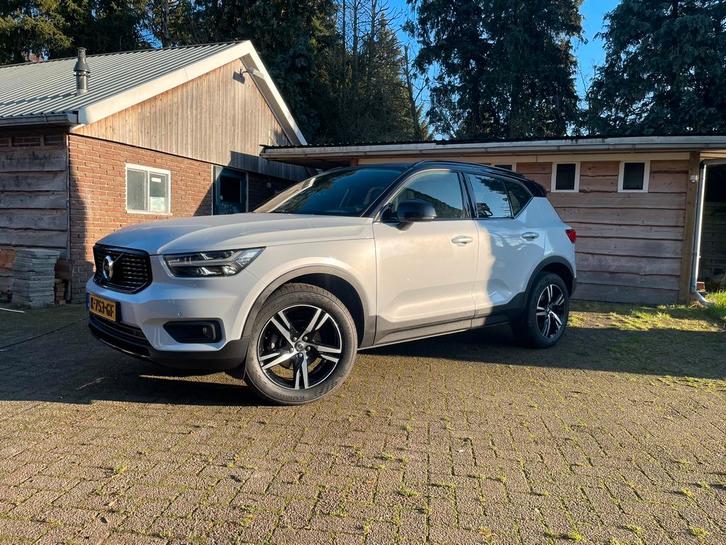 Volvo XC40 T2 R-Design Geartronic 2020 Grijs, Auto's, Volvo, Bedrijf, XC40, ABS, Achteruitrijcamera, Airbags, Airconditioning