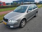 Skoda Octavia 1.6 Combi FSI 85KW 2008 Beige, Auto's, Skoda, Voorwielaandrijving, 15 km/l, 4 cilinders, Beige