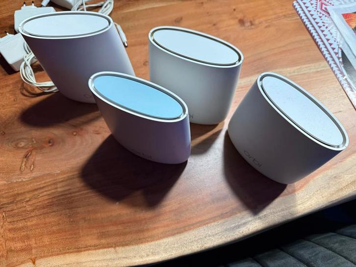 Netgear Orbi Router met 3 Satellieten, Computers en Software, Routers en Modems, Gebruikt, Router met modem, Ophalen of Verzenden