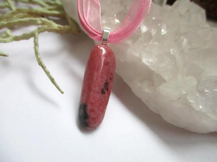 Rhodoniet - Halsketting, Sieraden, Tassen en Uiterlijk, Kettingen, Nieuw, Steen of Mineraal, Roze, Met edelsteen, Met hanger, Ophalen of Verzenden