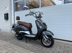 Goede Znen Grande Retro snorscooter. 25km 4T.(iva btc fosti), Fietsen en Brommers, Snorfietsen en Snorscooters, Gebruikt, Benzine