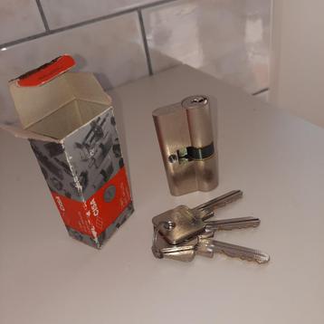Nieuw cilinderslot Cisa, 59mm beschikbaar voor biedingen
