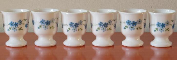 Set van 6 retro vintage Arcopal Veronica eierdopjes, Huis en Inrichting, Keuken | Servies, Zo goed als nieuw, Overige typen, Overige stijlen