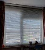 Aluminium jaloezieën, grijs/wit 2,5 cm, Ophalen, 100 tot 150 cm, Zo goed als nieuw, Grijs