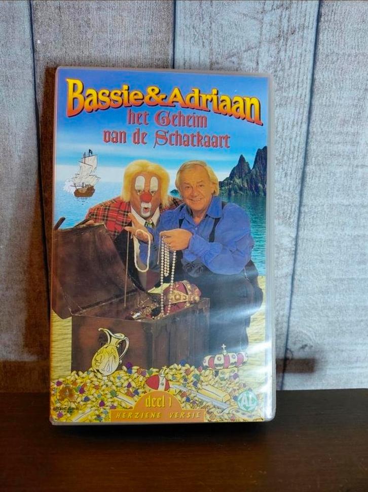 Bassie en Adriaan geheim van de schatkaart deel 1 videoband., Cd's en Dvd's, VHS | Kinderen en Jeugd, Gebruikt, Kinderprogramma's en -films