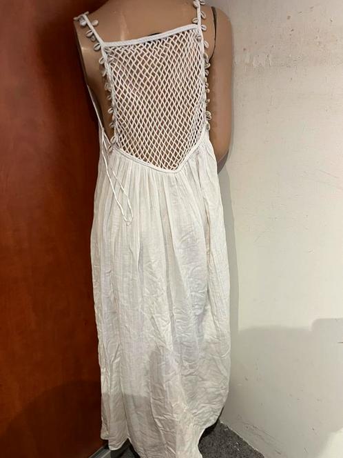 ZARA jurk met schelpen maat m zgan, Kleding | Dames, Jurken, Zo goed als nieuw, Maat 38/40 (M), Wit, Onder de knie, Ophalen of Verzenden
