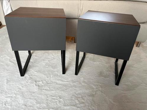 walnoothout met grijs nachtkastjes, Huis en Inrichting, Slaapkamer | Nachtkastjes, Zo goed als nieuw, Minder dan 55 cm, Minder dan 45 cm