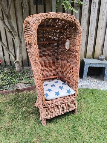 Rieten (rotan) kinderstoel / strandstoel incl. kussen beschikbaar voor biedingen
