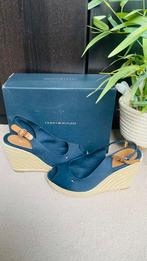 Tommy hilfiger shoes maat 39, Kleding | Dames, Schoenen, Ophalen of Verzenden, Zo goed als nieuw, Sneakers of Gympen