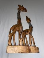 Houten giraffe beeld, Verzamelen, Beelden en Beeldjes, Ophalen of Verzenden, Zo goed als nieuw, Dier