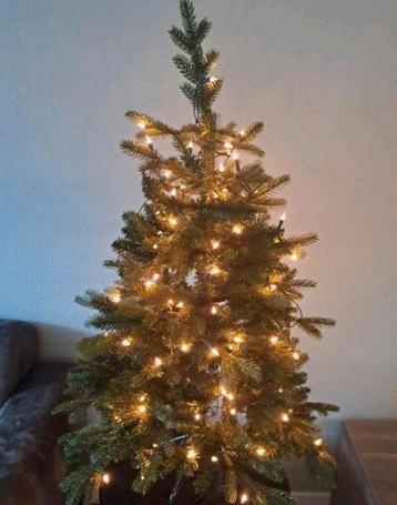 Kerstboom met lampjes, 210 cm hoog beschikbaar voor biedingen