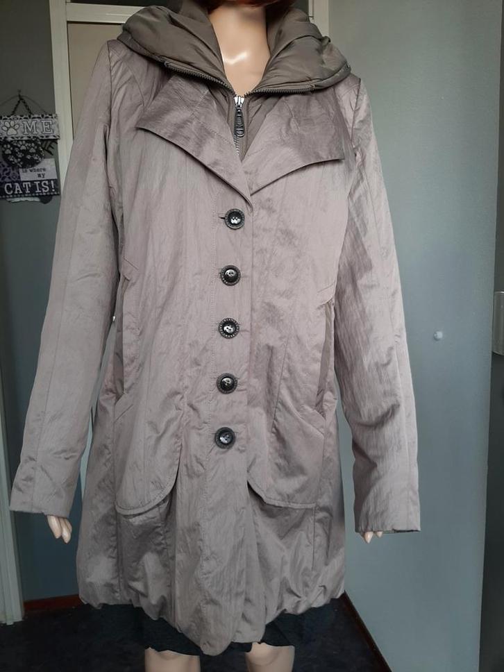 Creenstone jas met capuchon in de kraag maat 38, Kleding | Dames, Jassen | Winter, Gedragen, Maat 38/40 (M), Ophalen of Verzenden