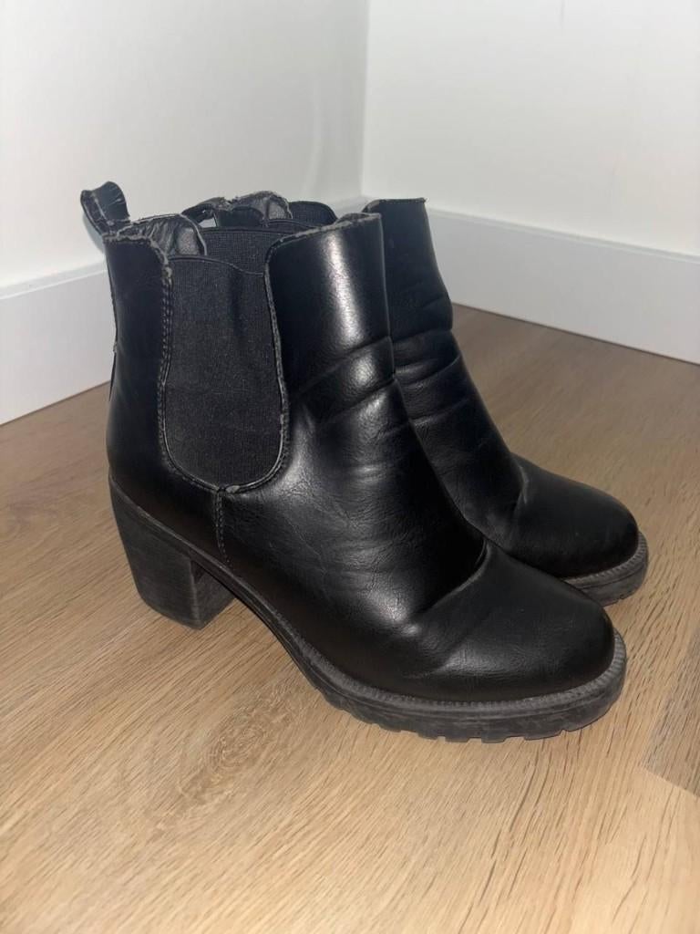 Diverse afgedragen laarzen te koop, Kleding | Dames, Schoenen, Verzenden, Gedragen, Zwart, Hoge laarzen