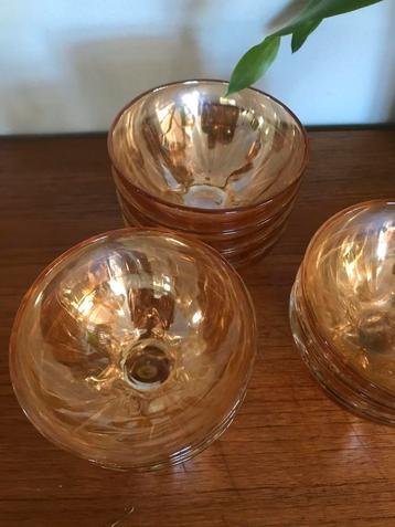 13 vintage jaren 50 dessert schaaltjes persglas parelmoer beschikbaar voor biedingen