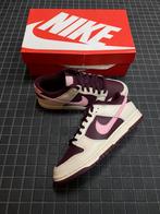 Nike dunk Low Valentine 41, Nieuw, Nike, Ophalen of Verzenden